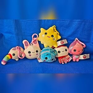 SOLD(6) True and The Rainbow Kingdom Magical Wishes Clip-On Plush Netflix Aurora
